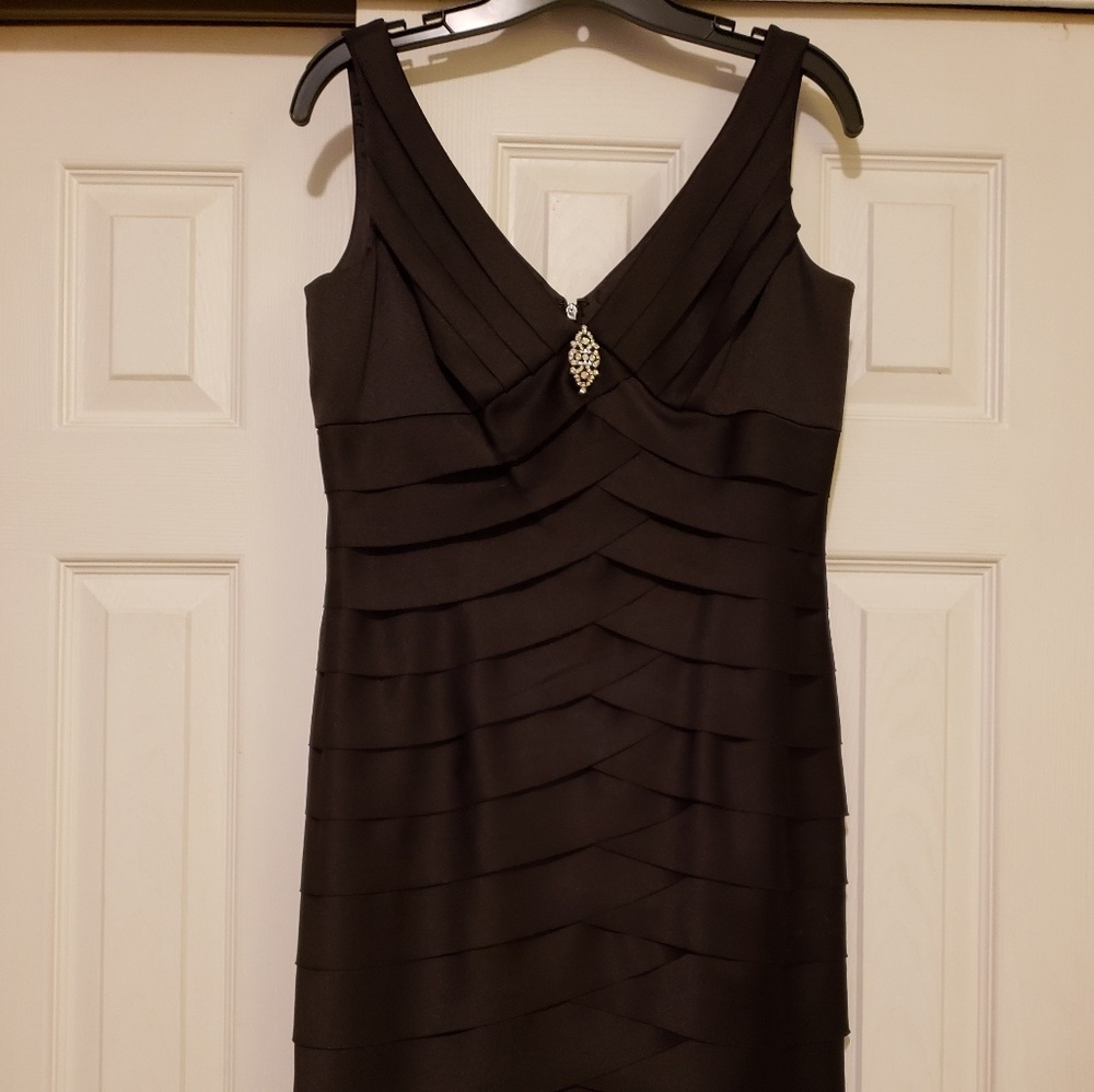 Jones studio black scallop Cocktail dress size 6